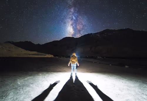 Item #9425749833926335333001150146280296056948702908253502131347533652955829895169 Media