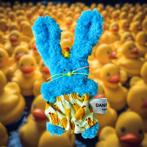 Item #106501979785852848999525152623402763392567396100281816544385723351809260519425 Media