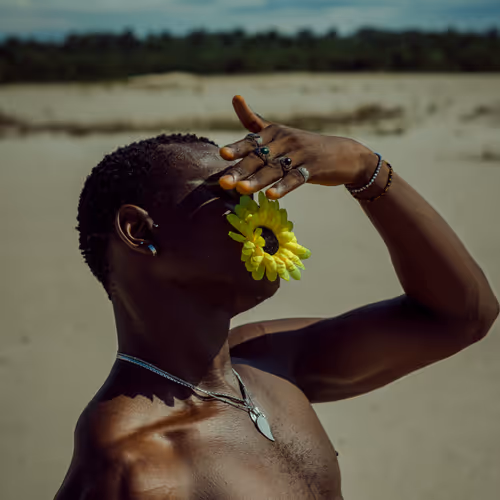 Afrolensoddities YyQ4E71Z1i