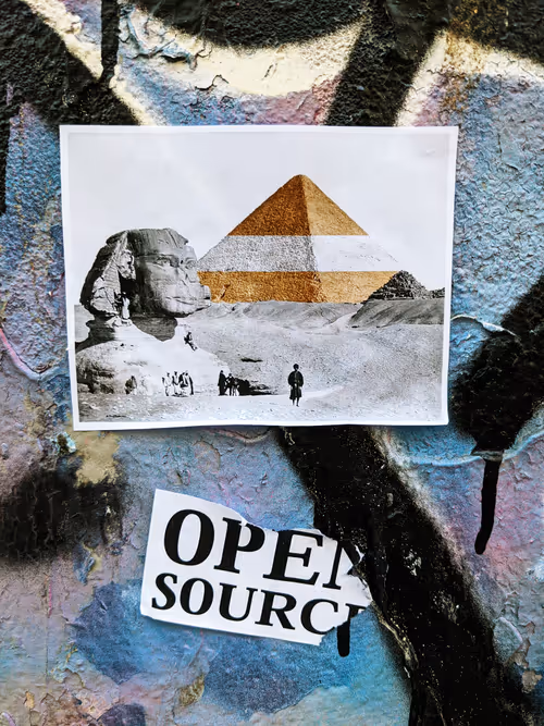 Item #74514486366930999863183303937488495413909095535195909856011804927089147117569 Media