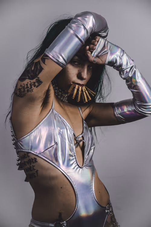 Item #8991158009075691006233407383159107478392211562958348047534999705639091961857 Media