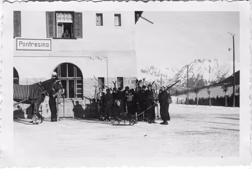 Item #15134709310911277842728697403753673439210482131750318059492546274964336017409 Media