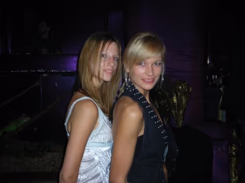 Item #91389309668027488206092176927656929660876759165291193650748044177175897702401 Media