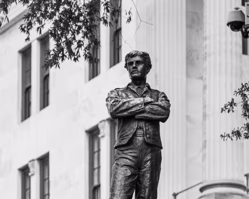 Item #10691109686083431502166818963425883962656955232587770388242978741580338298881 Media