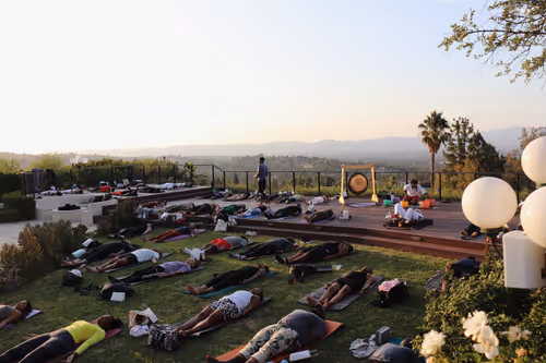 Item #109616905830071441798538756998378167915862334021072572541194346588035746889729 Media