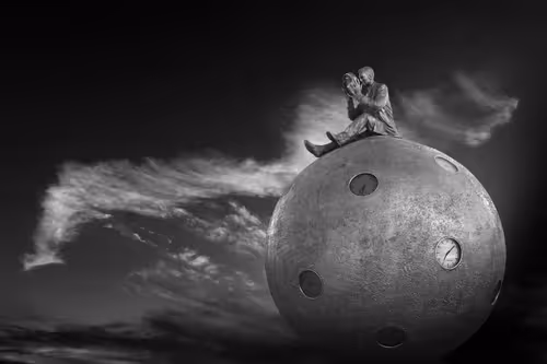 Item #40160686583094733528677484039903516258611509642019211679321071669475933159425 Media