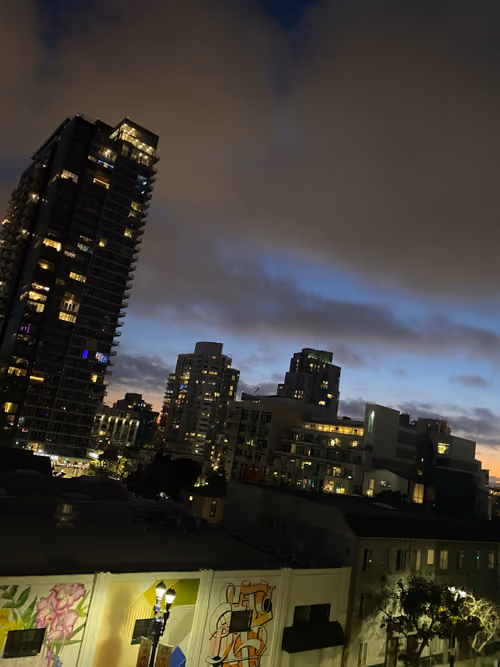 Item #113488298404471262417278344988820374663221141424901877934634443614390744776714 Media