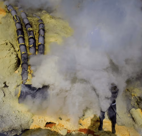 Miner collects sulphur