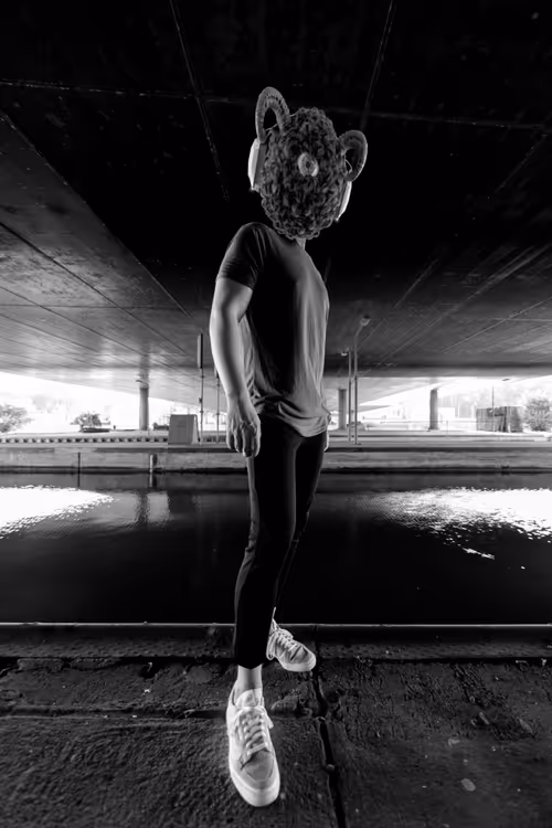 Item #9920067896325681161207085667031465683989320896227019318646189420050978439169 Media