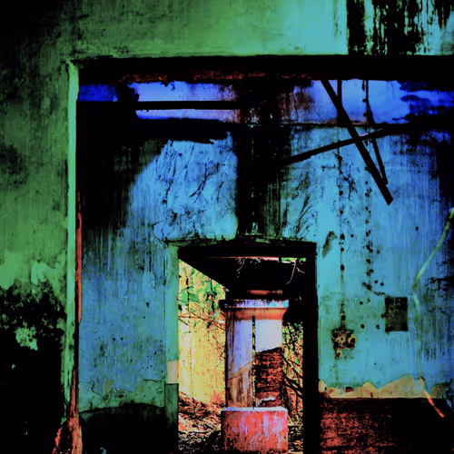 Item #91148977893993609875712018447068443419766610272815647092173437075574682025985 Media