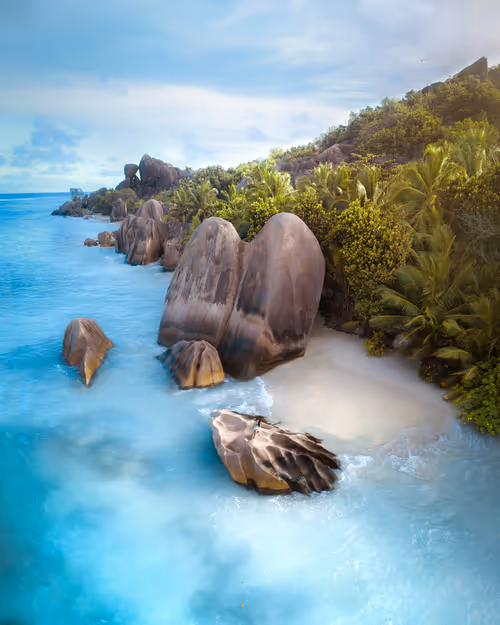 Item #114166721210055605781368580265511700861033361648236924870023126244784355672065 Media