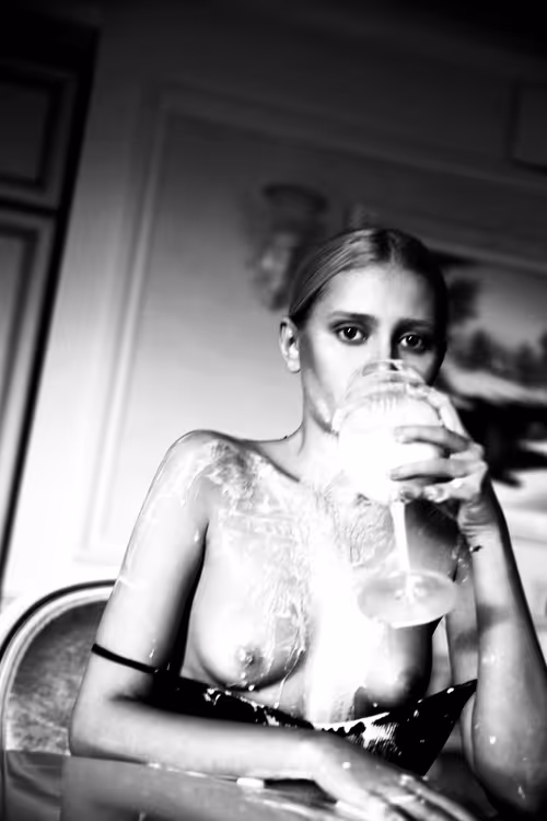 Item #50867123626424774834261631235437206087051938967624587772037365684184431984641 Media