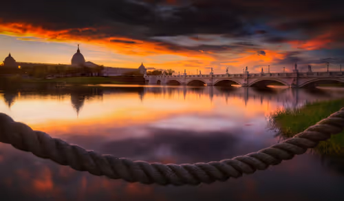 Item #94729080485503513708329965317332491879903775520225674536844109496206443413505 Media