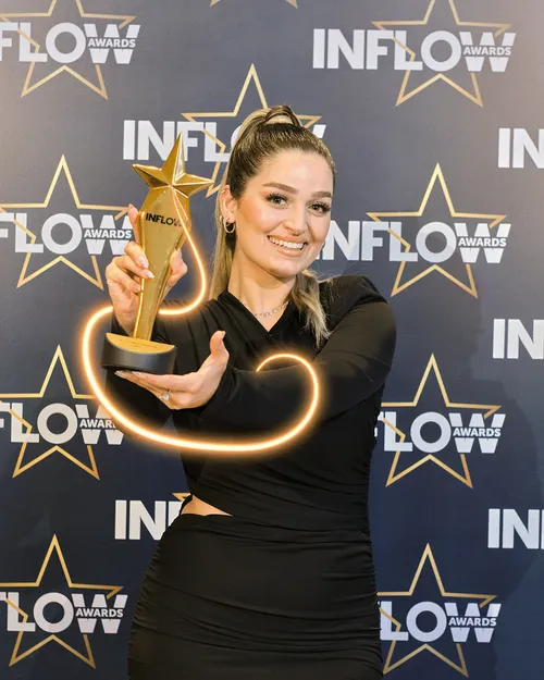 Item #8168426600987670120007597267423717916700250952807580308244957927182610464769 Media