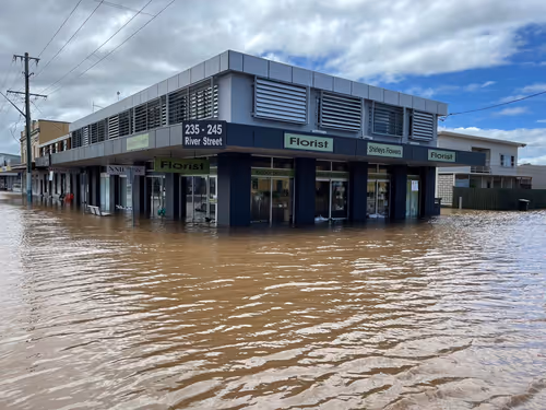 Item #46158241976375582975714186756959890667435383179998719253749848381565091971073 Media