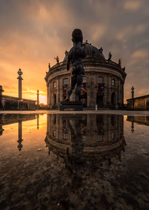 Item #25384889710298650367098582355534867069035034210500860007263878622608476864513 Media