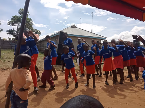 Item #94540594873627566214253693638695074369245433436911139179040268727377066983425 Media