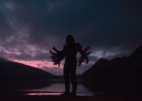 Item #27037863162219595274106965328796201644236451492369191694628585667209350610945 Media