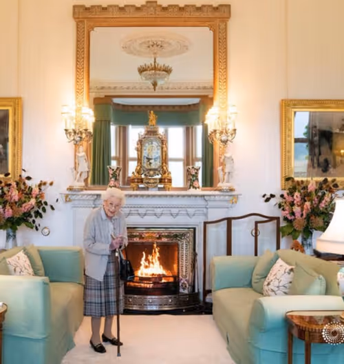 Item #35742062130345477087867934693019344449678401018843250766893541822422012919809 Media