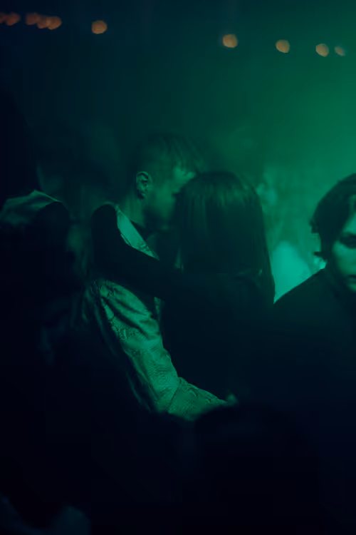 Item #66441873994140045921999615283650104973925355742064477402839904820400863838209 Media