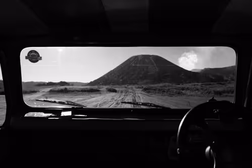 Item #97299197670576688169135242576959850036431919373710156993917717285196837945345 Media