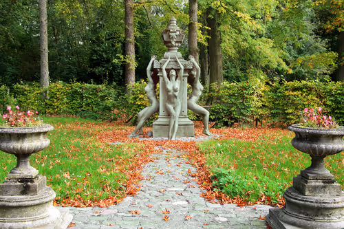 Item #50747893746858818908367272337073903739912207369127684864998521115136130809857 Media