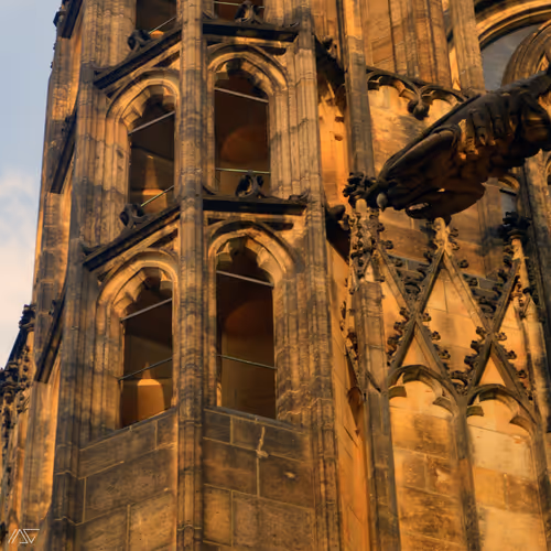 Item #34074302066752213715126654038462946332588047310136711959584651185041128292362 Media