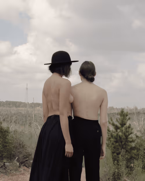 Item #41615848005952287540041746482637292976806145557506776839727082475368675803137 Media