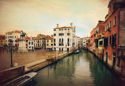 Item #95238282061309199788518551418458861049768828400763851869263328639011841376257 Media