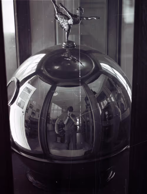 Item #17170766491500085813784528329408520152162080499931486046086089363484636610565 Media