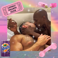 Relaxed Gay Kiss
