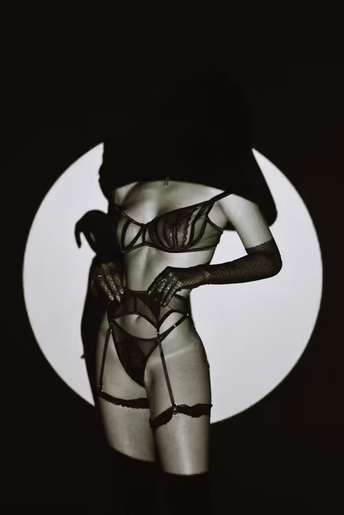 Item #10311560237288479791245027674378898479116131956774636101046368692090183876609 Media