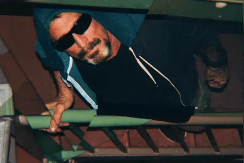 Item #51792000692652649706991026145015157507097883569816070395065263837986519252993 Media