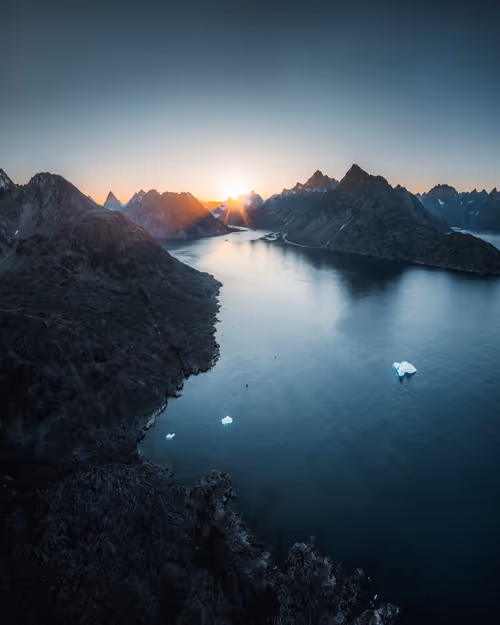 Item #59969087872528247593562305556961493003860374277083575615722774381817466191873 Media