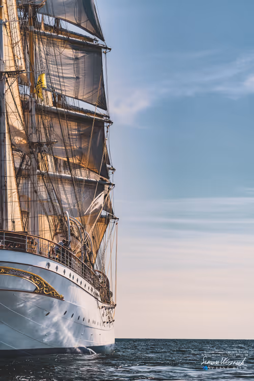 Item #34110083671509346653453586160941404072216291014688644284046702078920396636161 Media