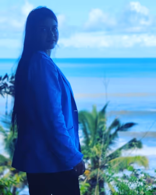 Item #20945846609066234406057793777704934435369282215282251452100139176256459505665 Media