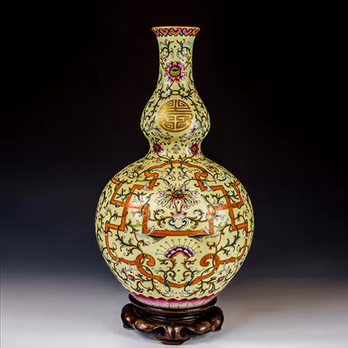 清 乾隆  琺瑯彩萬壽連延 長頸葫蘆瓶《乾隆年制》款  Long necked Gourd Vase  "Qianlong Year System"