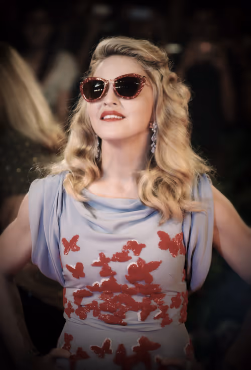 Item #76760594935064454251829113996962230117442052762635456780671601427866175143937 Media