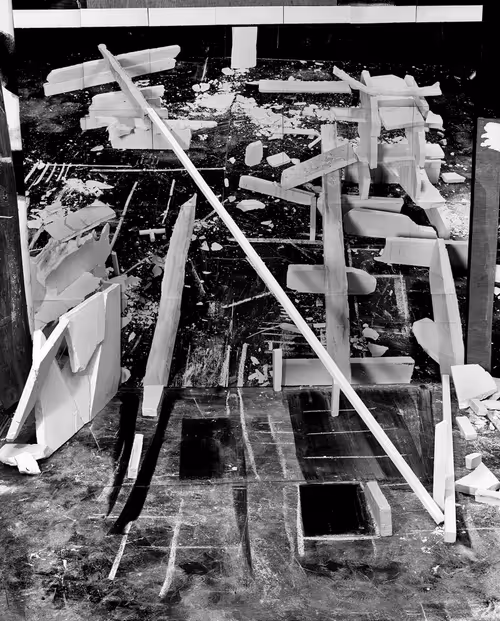 Item #70994132290544440633703364096786000569180114204876345233554070937850043432961 Media