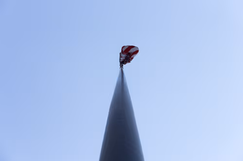 Item #38069088421557280780080489884356511775313840977413642295707171750068019527681 Media