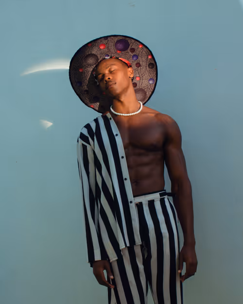 Item #96791331419226515375451055504301119907056712302812033166751155676211205636097 Media