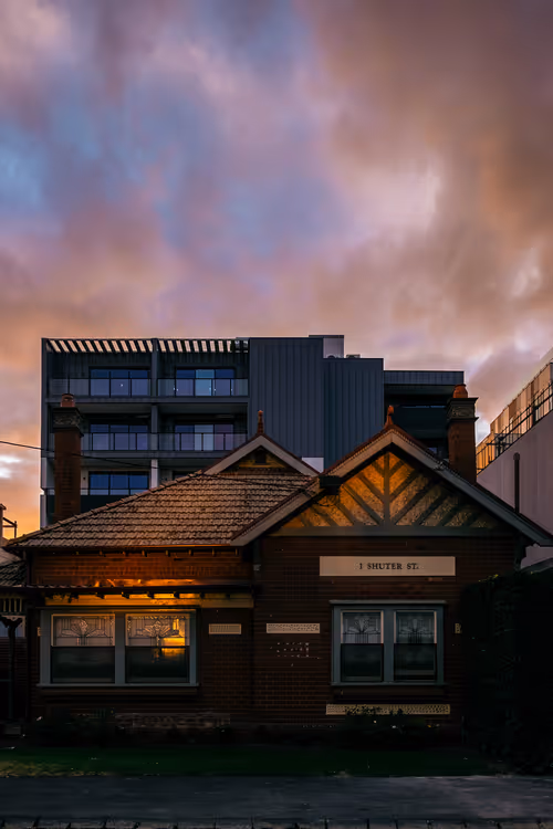 Item #19933179109955283826433224080904721000141254705246350990060094053816056414209 Media