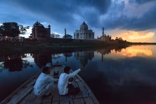 Item #83886518355349597778021909356356491703500961359452684167797568188430933819393 Media