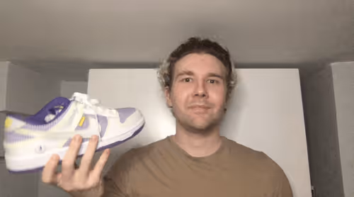 The First Snkr Smell LDeHYom0C8