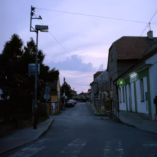 Item #30121090533068634730460792685537461567950127940617948076373458089266007506945 Media