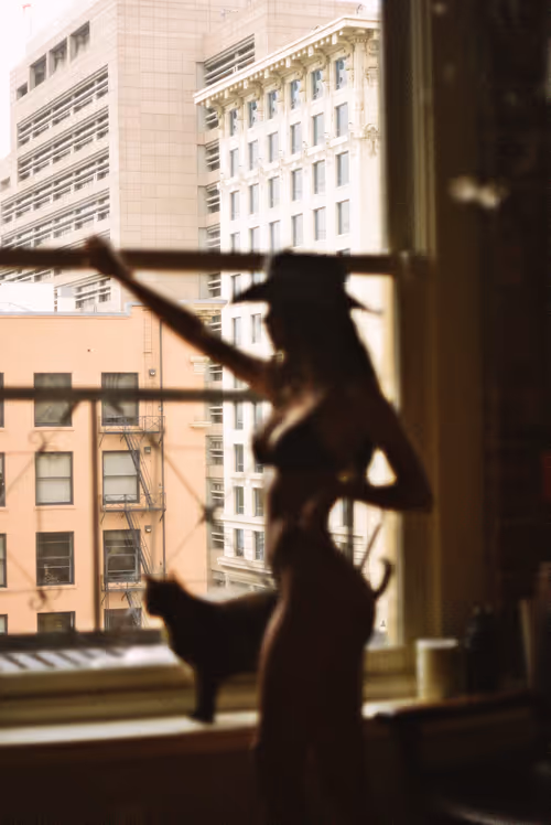 Item #10311560237288479791245027674378898479116131956774636101046368682194579226625 Media