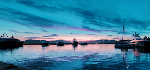 Item #75471548475618854441557818452866068549828772265038688014260046602974049337345 Media