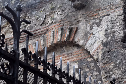 Item #916077490281078954391891268022086119289121145792755899354399178237241458689 Media