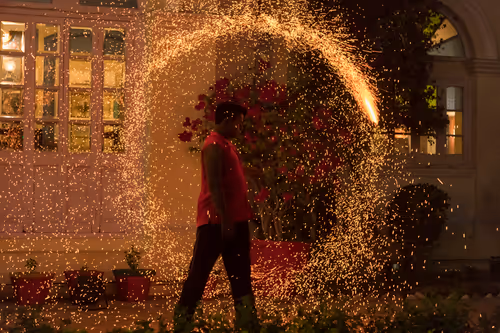 Item #70651564434180574556294947665186140658635151001431395865456628624566113009665 Media