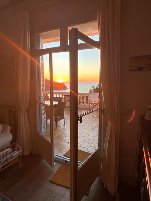 Item #92882510584235383416753504354538486295195350523497766148386799238876302934017 Media